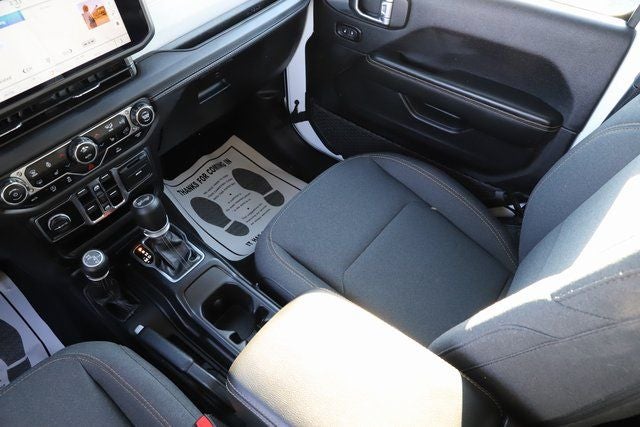 2025 Jeep Wrangler 4-Door Sahara 4x4