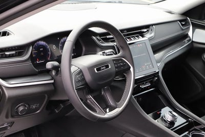 2023 Jeep Grand Cherokee Laredo 4x4