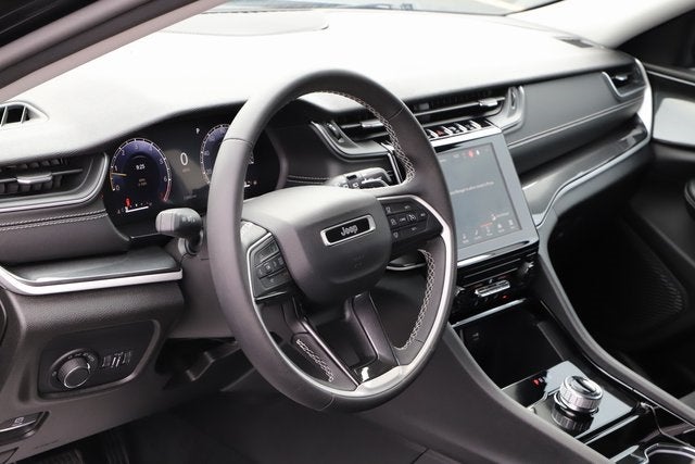 2023 Jeep Grand Cherokee Laredo 4x4