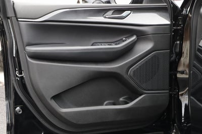 2023 Jeep Grand Cherokee Laredo 4x4