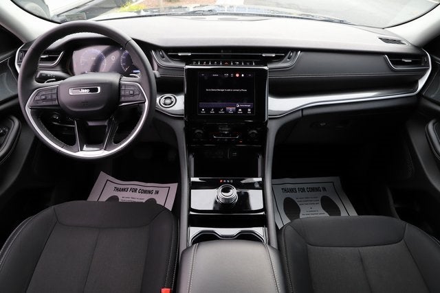 2023 Jeep Grand Cherokee Laredo 4x4