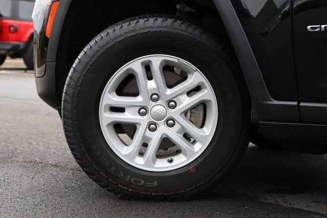 2023 Jeep Grand Cherokee Laredo 4x4