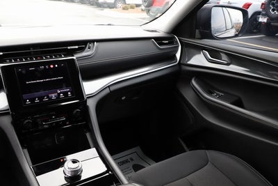 2023 Jeep Grand Cherokee Laredo 4x4