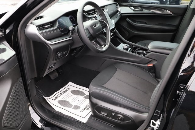 2023 Jeep Grand Cherokee Laredo 4x4