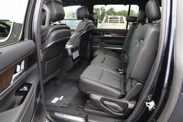 2024 Jeep Grand Wagoneer L 4x4