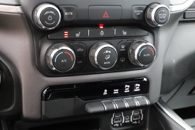 2022 RAM 1500 Big Horn Crew Cab 4x4 5'7' Box
