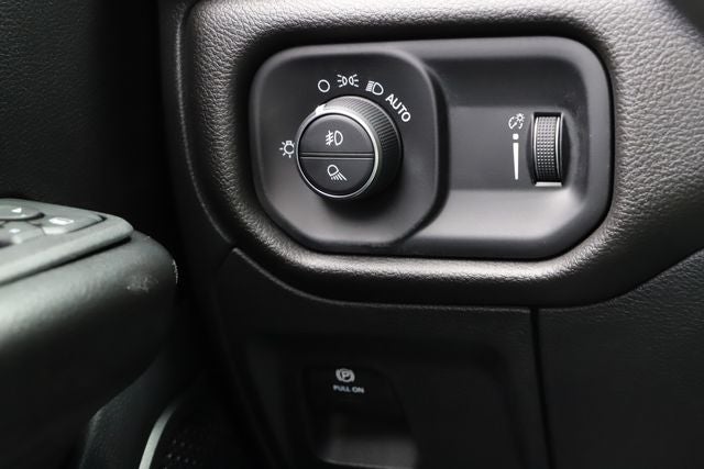 2025 RAM 1500 Warlock Crew Cab 4x4 5'7' Box