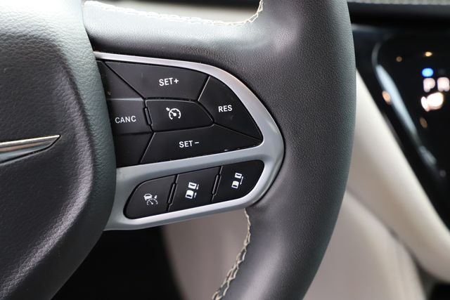 2022 Chrysler Pacifica Limited AWD