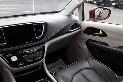 2022 Chrysler Pacifica Limited AWD