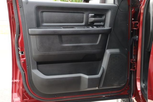 2024 RAM 3500 Tradesman Crew Cab 4x4 6'4' Box