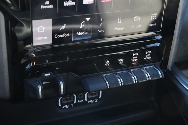 2024 RAM 2500 Laramie Crew Cab 4x4 6'4' Box