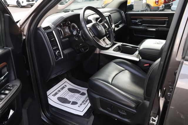 2017 RAM 2500 Laramie Crew Cab 4x4 6'4' Box