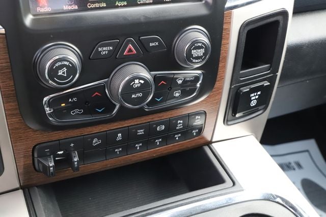 2017 RAM 2500 Laramie Crew Cab 4x4 6'4' Box