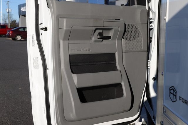 2026 Ford E-350SD Base Cutaway