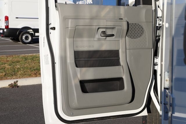 2026 Ford E-350SD Base Cutaway