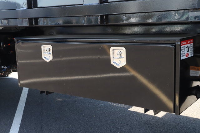2027 Ford F-750SD Base