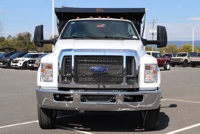 2027 Ford F-750SD Base