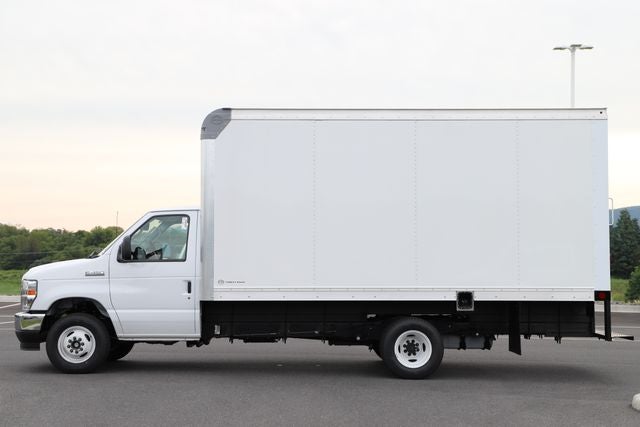 2027 Ford E-450SD Base DRW