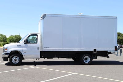 2027 Ford E-450SD Base DRW