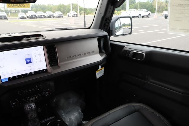 2026 Ford Bronco Outer Banks BRONCO DARK DRAIL PACKAGE