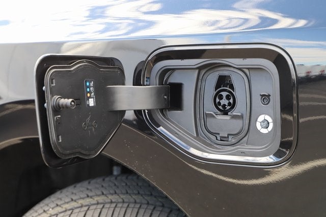 2025 Ford F-150 Lightning Platinum