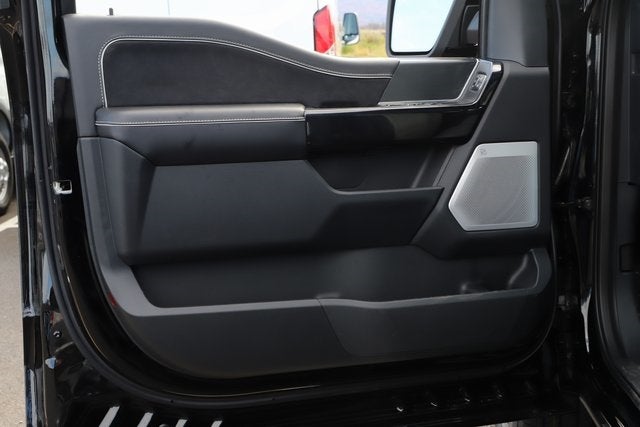 2025 Ford F-150 Lightning Platinum