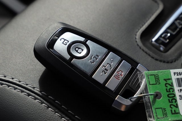 2025 Ford F-150 Lightning Platinum