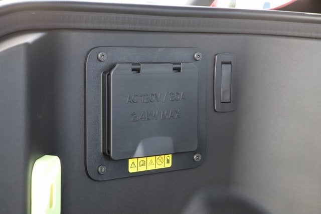 2025 Ford F-150 Lightning Platinum