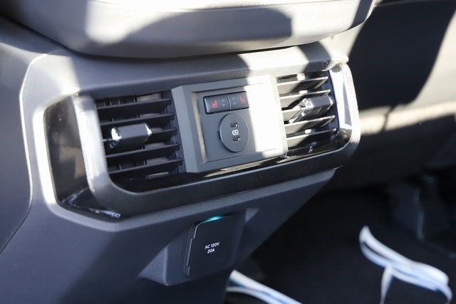 2025 Ford F-150 Lightning Platinum