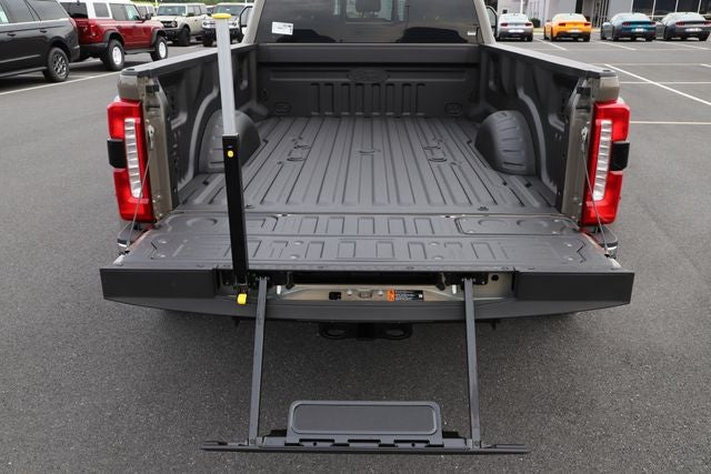 2026 Ford F-350SD Lariat DRW